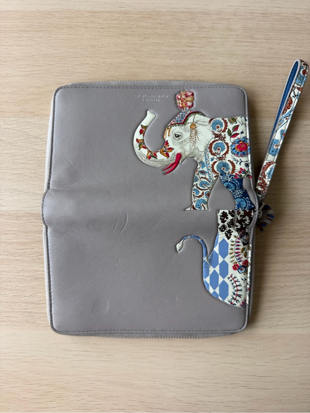 Tory Burch Limited Edition Elephant Zip Wallet Wristlet Leather French Gray 2017 - Picture 8 of 16